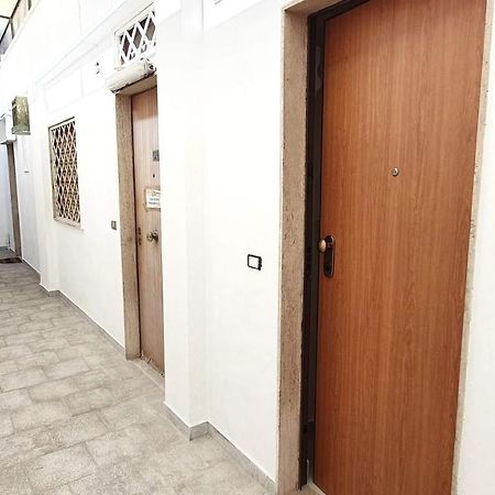 Urban Homy - Bari Centro Apartment Bagian luar foto