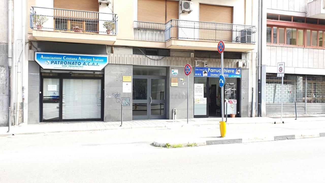 Urban Homy - Bari Centro Apartment Bagian luar foto