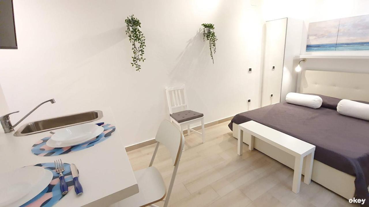 Urban Homy - Bari Centro Apartment Bagian luar foto